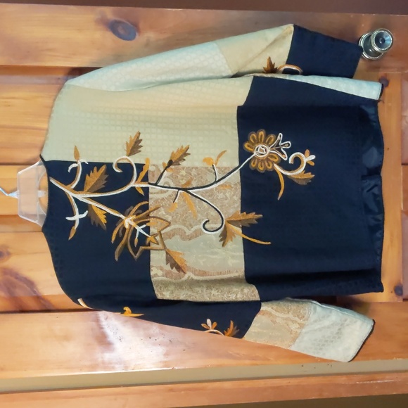 ALLURE* vintage Brocade embroidered lined long sleeve wood button jacket - Picture 9 of 13